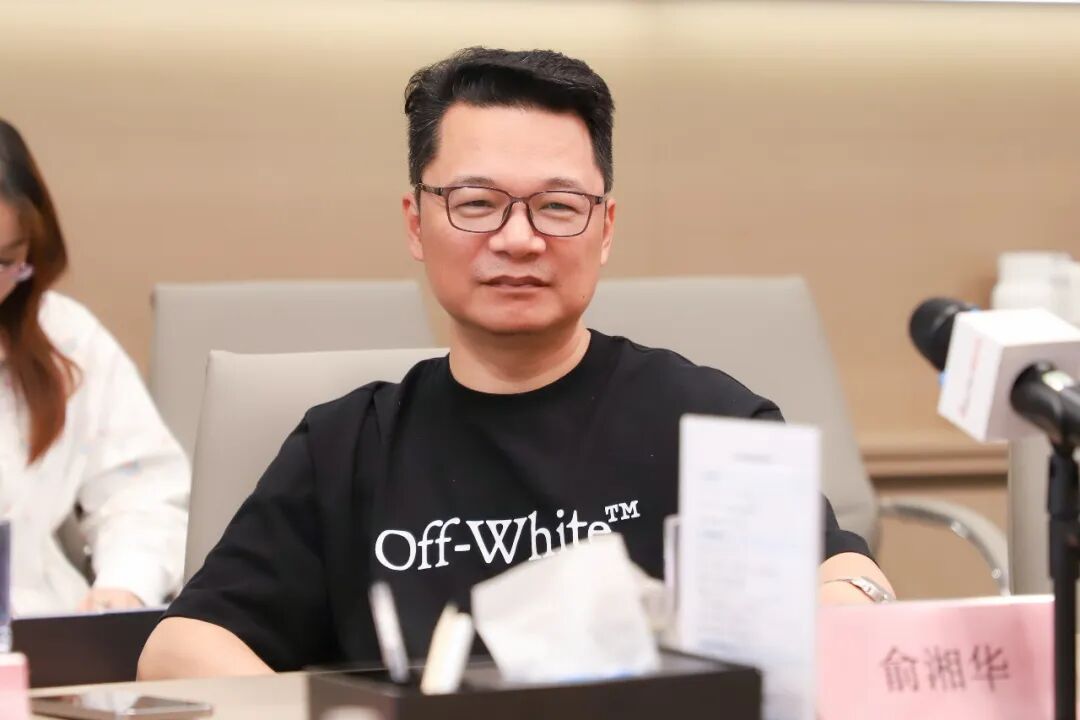 欢迎著名作家李筱懿老师来访剧星传媒