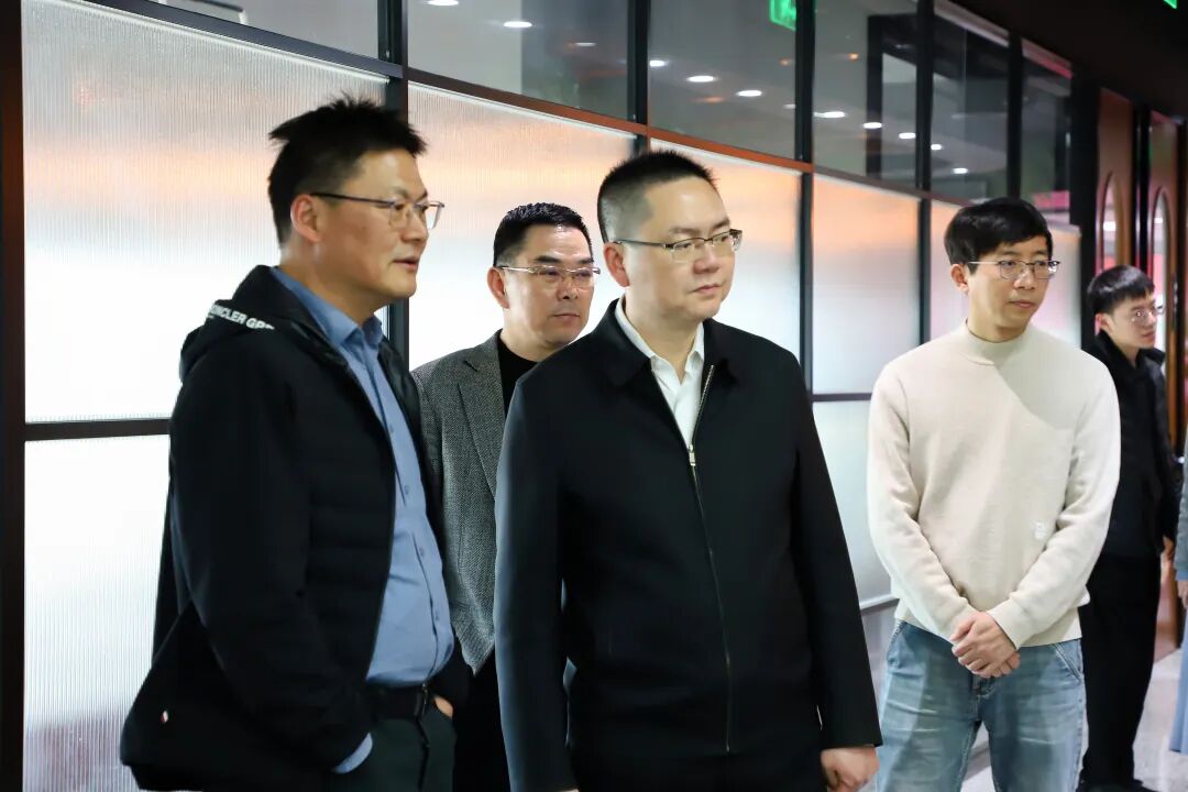 普陀区区委副书记赵勇一行来访剧星传媒
