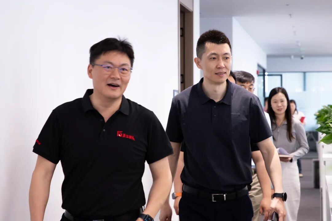 热烈欢迎新华网一行莅临剧星传媒，深度交流GEO创新营销